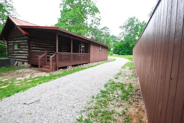 210 Kingwood Dr, Sparta, TN 38583