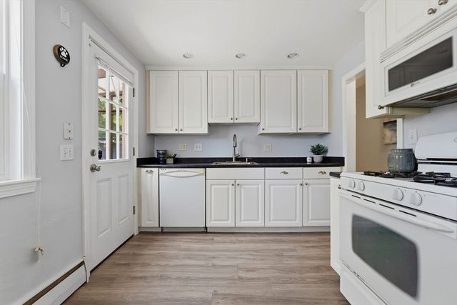 542 Trapelo Rd, Waltham, MA 02452