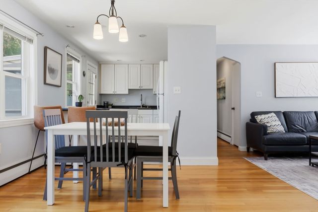 542 Trapelo Rd, Waltham, MA 02452