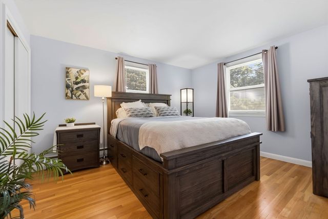 542 Trapelo Rd, Waltham, MA 02452