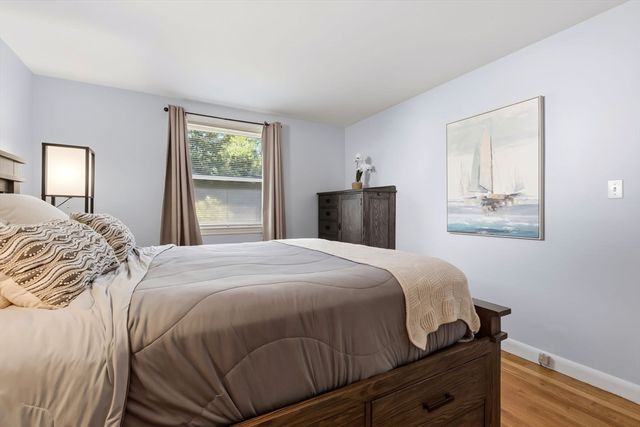 542 Trapelo Rd, Waltham, MA 02452