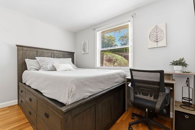 542 Trapelo Rd, Waltham, MA 02452