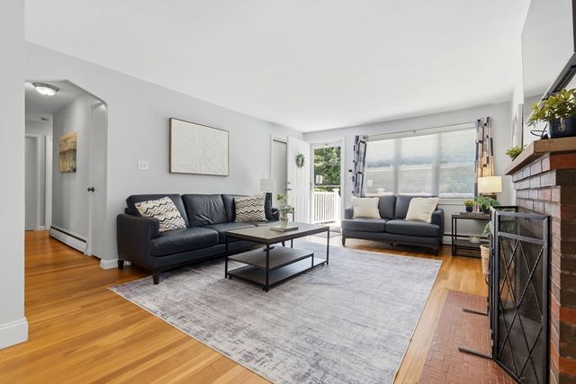 542 Trapelo Rd, Waltham, MA 02452