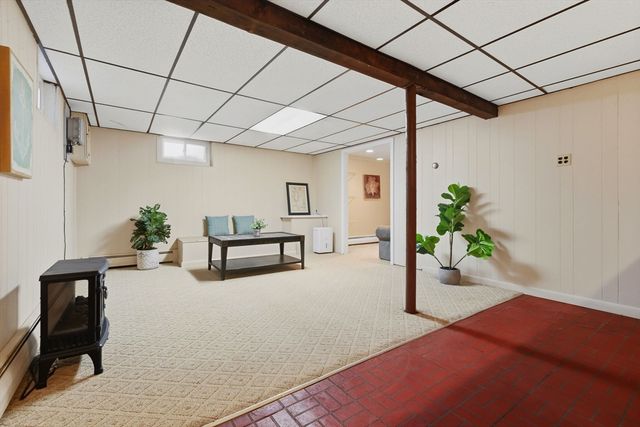 542 Trapelo Rd, Waltham, MA 02452