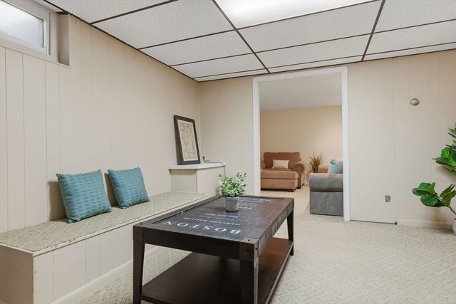 542 Trapelo Rd, Waltham, MA 02452