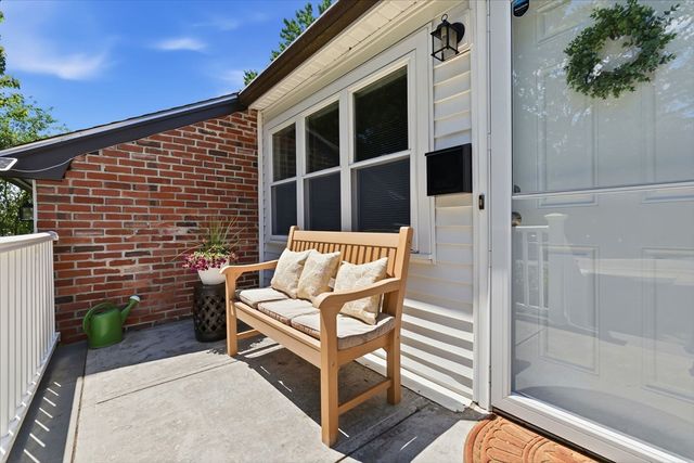 542 Trapelo Rd, Waltham, MA 02452