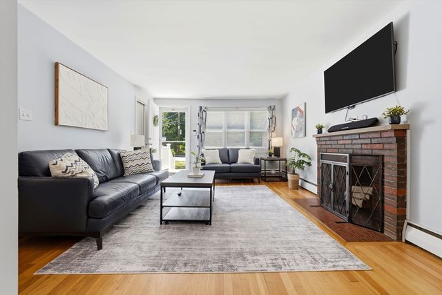 542 Trapelo Rd, Waltham, MA 02452