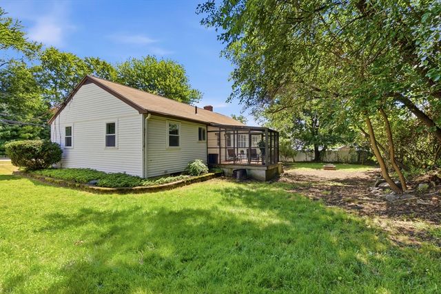 542 Trapelo Rd, Waltham, MA 02452