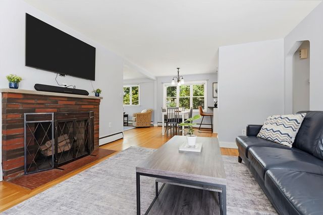 542 Trapelo Rd, Waltham, MA 02452