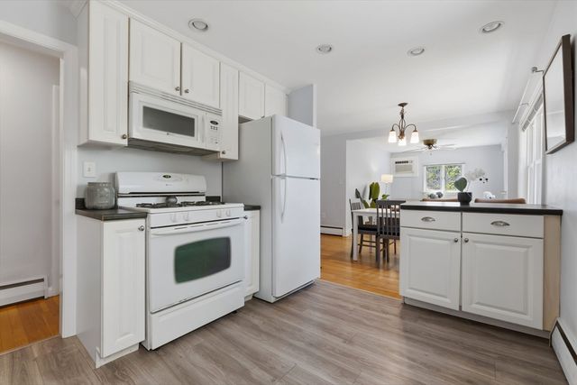 542 Trapelo Rd, Waltham, MA 02452