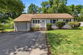 542 Trapelo Rd, Waltham, MA 02452
