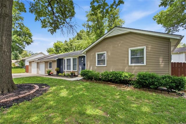 8821 Lowell Avenue, Overland Park, KS 66212