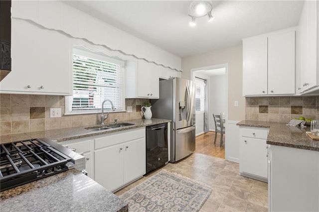 8821 Lowell Avenue, Overland Park, KS 66212