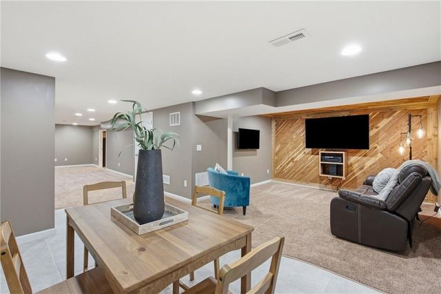 8821 Lowell Avenue, Overland Park, KS 66212