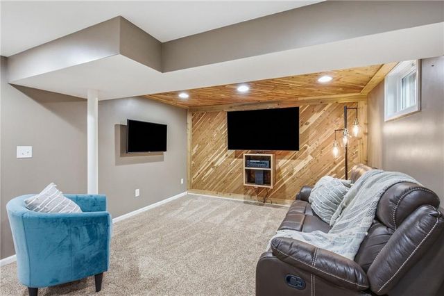8821 Lowell Avenue, Overland Park, KS 66212