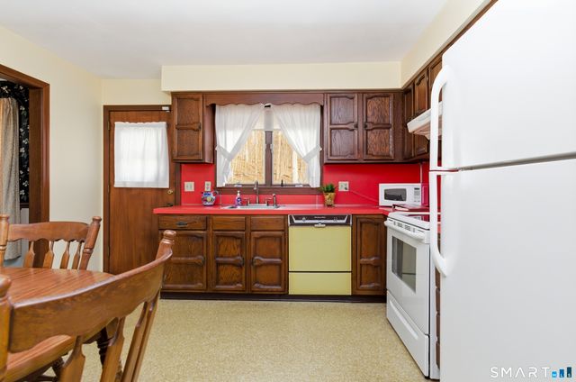 55 Saw Mill Road, Middletown, CT 06457