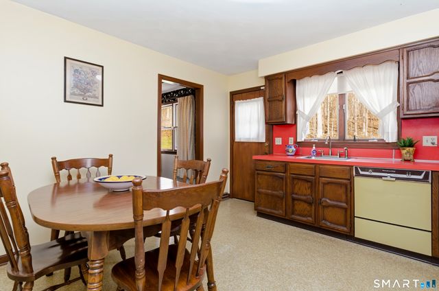 55 Saw Mill Road, Middletown, CT 06457