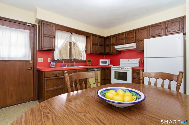 55 Saw Mill Road, Middletown, CT 06457