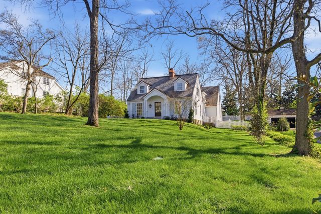 4401 Iroquois Ave, Nashville, TN 37205