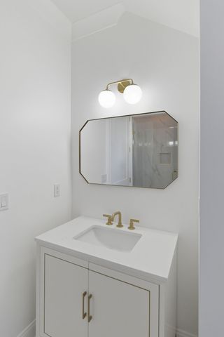 4401 Iroquois Ave, Nashville, TN 37205