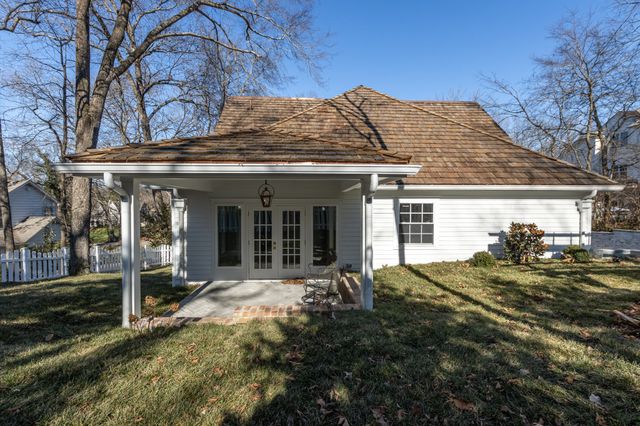 4401 Iroquois Ave, Nashville, TN 37205