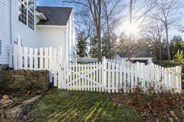 4401 Iroquois Ave, Nashville, TN 37205