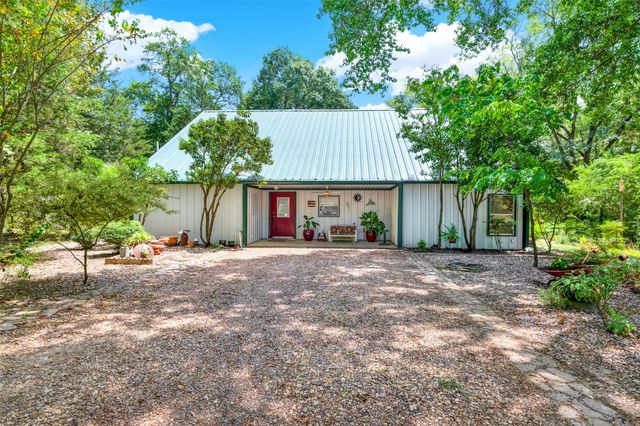 596 County Road 2411, Honey Grove, TX 75446