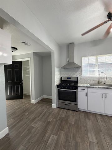 1506 Spokane St, Modesto, CA 95358