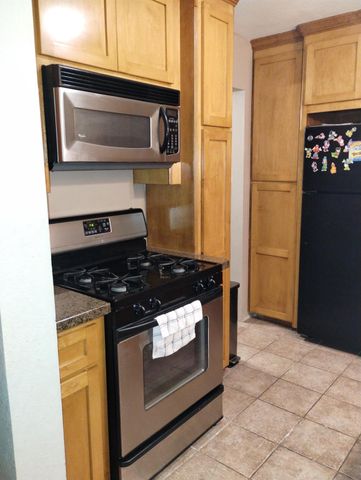 206 Camellia Street, Lake Jackson, TX 77566