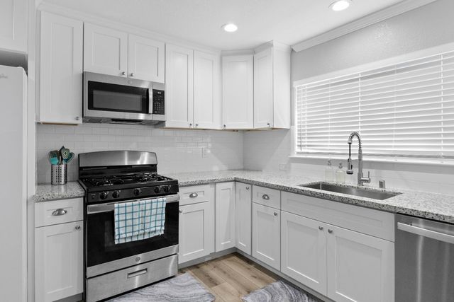 1524 S School St, Lodi, CA 95240