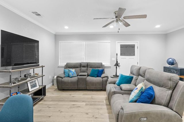 1524 S School St, Lodi, CA 95240