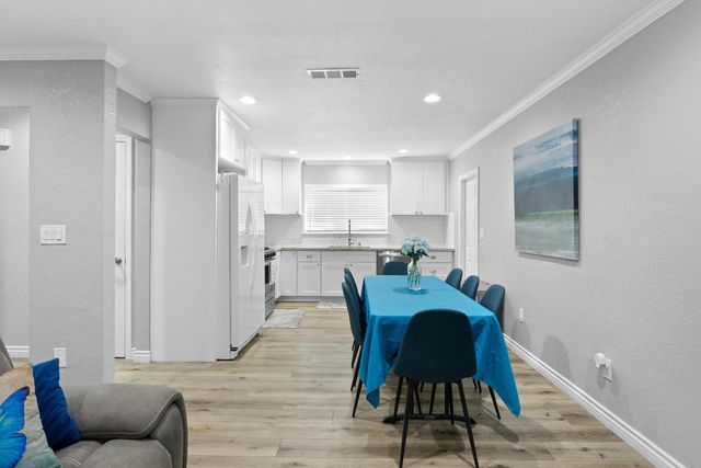 1524 S School St, Lodi, CA 95240