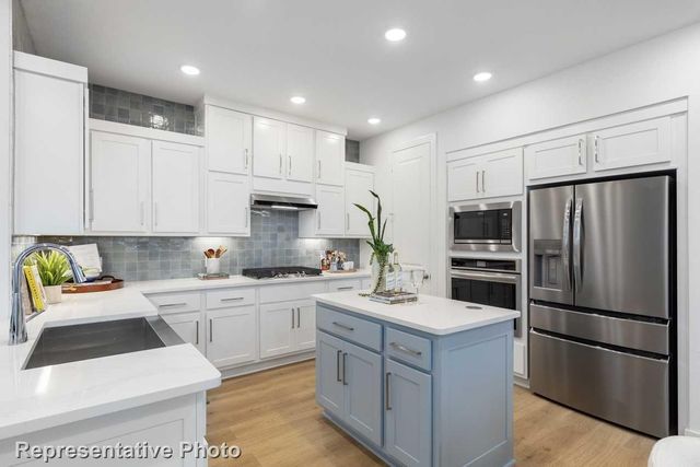 3912 Bison Lane, Heartland, TX 75114