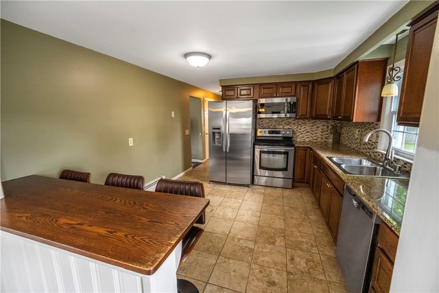 6 Cole Street, Smithfield, RI 02828
