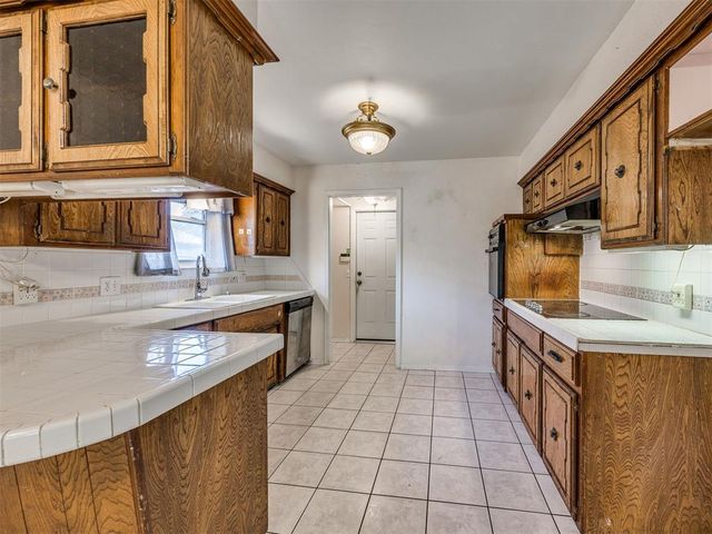 9905 S McKinley Avenue, Oklahoma City, OK 73139