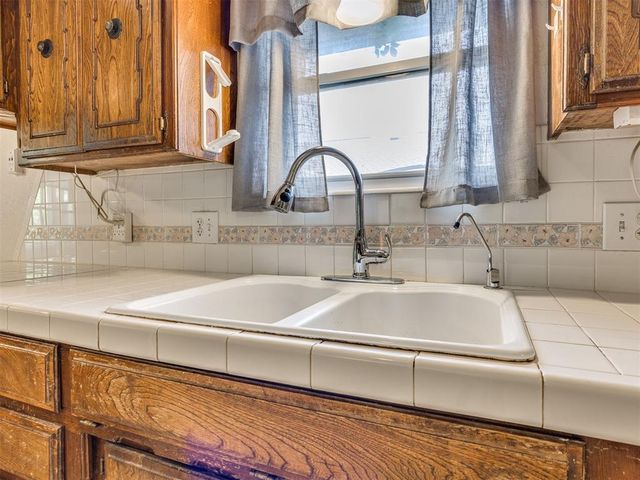 9905 S McKinley Avenue, Oklahoma City, OK 73139