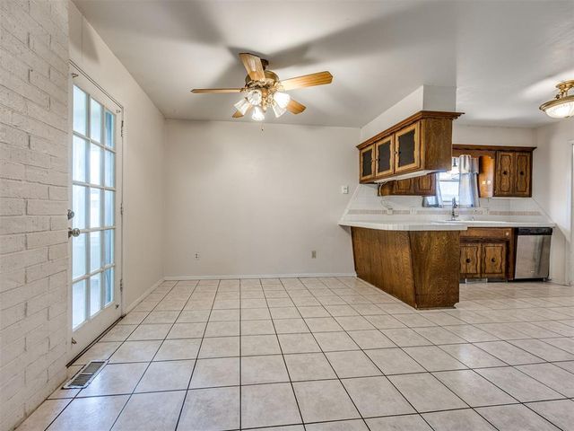 9905 S McKinley Avenue, Oklahoma City, OK 73139