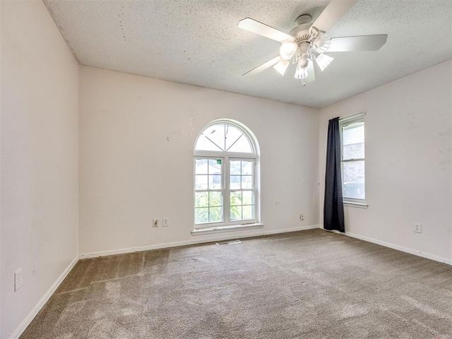 9905 S McKinley Avenue, Oklahoma City, OK 73139