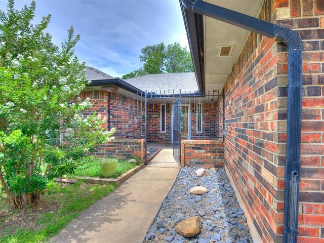 9905 S McKinley Avenue, Oklahoma City, OK 73139