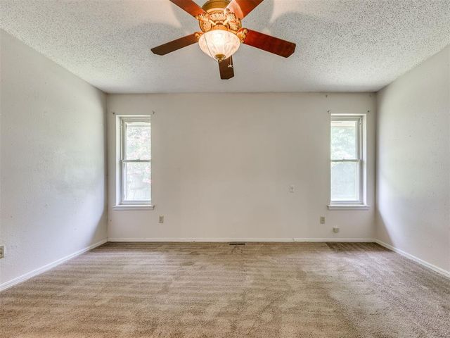 9905 S McKinley Avenue, Oklahoma City, OK 73139