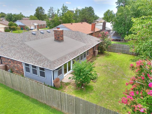 9905 S McKinley Avenue, Oklahoma City, OK 73139