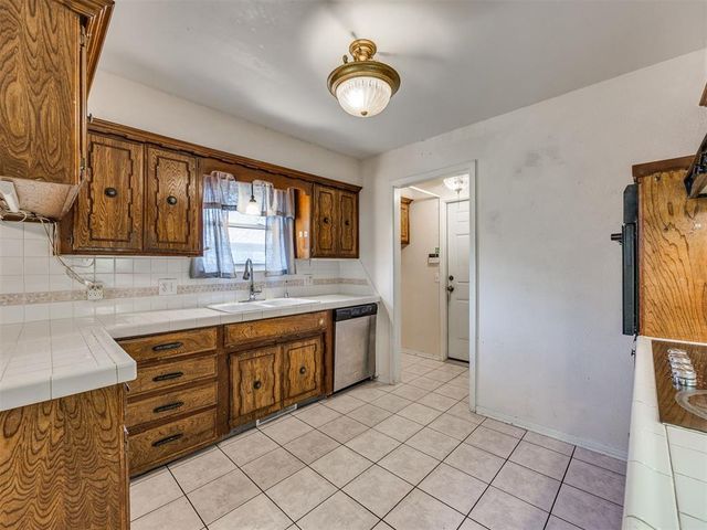 9905 S McKinley Avenue, Oklahoma City, OK 73139