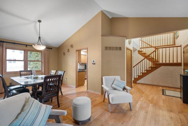 2328 Hunter Road, Bettendorf, IA 52722