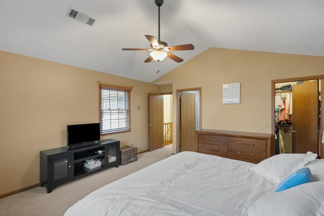 2328 Hunter Road, Bettendorf, IA 52722