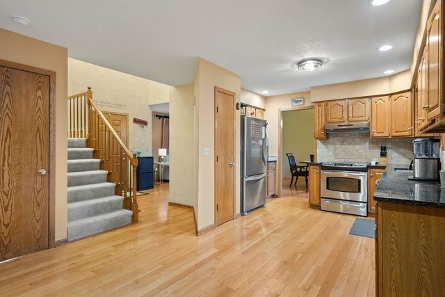 2328 Hunter Road, Bettendorf, IA 52722