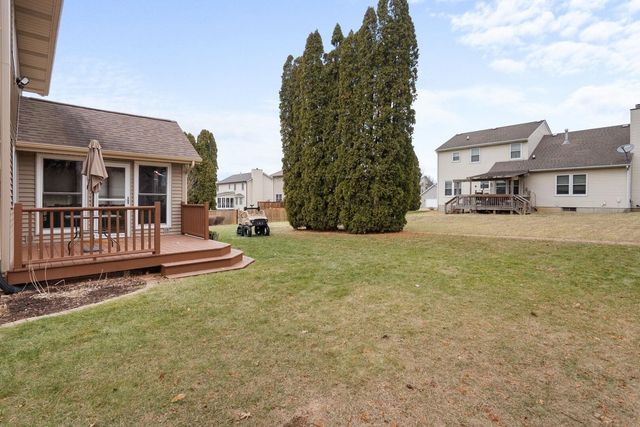 2328 Hunter Road, Bettendorf, IA 52722