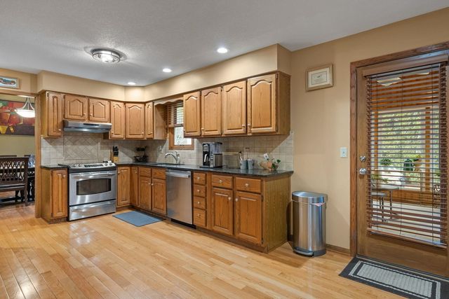 2328 Hunter Road, Bettendorf, IA 52722