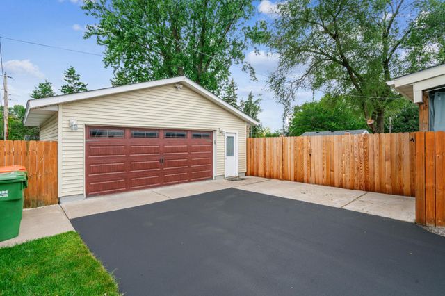 208 106th Avenue NW, Coon Rapids, MN 55448