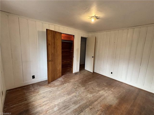 1255 Peace Haven Road, Winston-salem, NC 27104