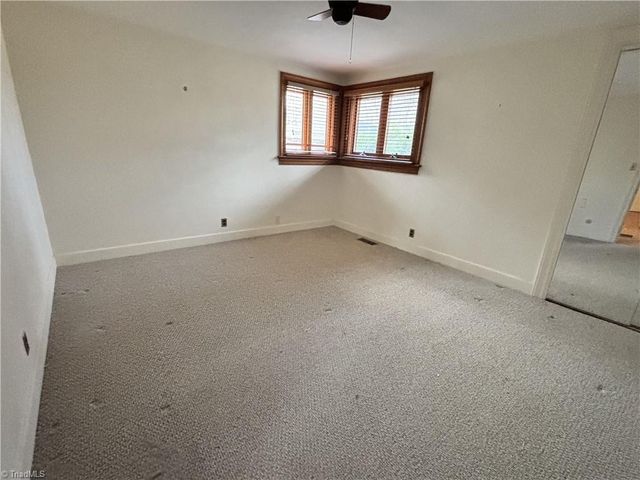 1255 Peace Haven Road, Winston-salem, NC 27104